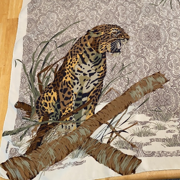 Codello Silk Vintage Leopard Scarf - Picture 2 of 10